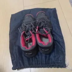 テニスシューズ