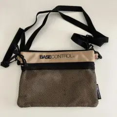 BASECONTROL ショルダーバッグ サコッシュ ベージュのサムネイル