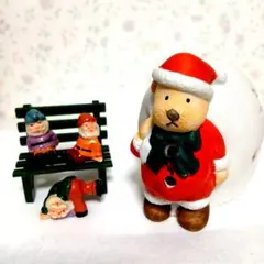 ミニチュア　3人の小人とくまのサンタルミエール