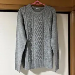 グレー ケーブル編み ニットセーターのサムネイル
