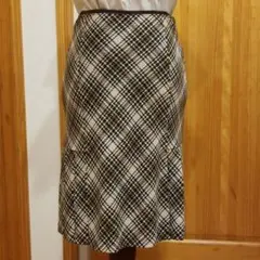 オンワード樫山　Any SiS  エニィスィス　お洒落デザイン　チェックスカート