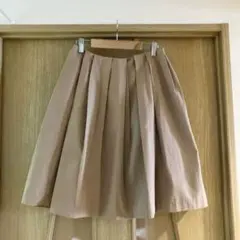 Clear Impression ベージュ プリーツスカート ひざ丈のサムネイル
