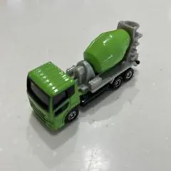 非売品トミカ　日産ディーゼルクオン　UDクオン ミキサー車　イベント限定