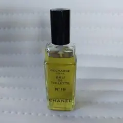 シャネル　EAU DE TOILETTE No19