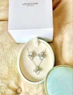ヴァンドームブティック ジャスミン シェル　ネックレス＆イヤリング　限定BOX付