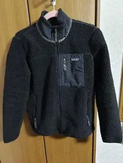 【美品/希少メキシコ製】パタゴニア レトロX オールブラック メンズXS〜S相当のサムネイル