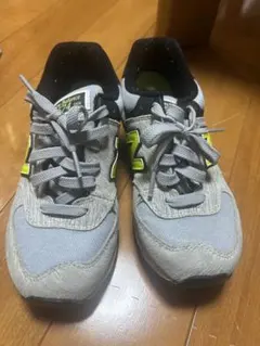 New Balance 574 グレー ネオンイエローのサムネイル