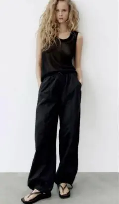 ZARA シャカシャカ　パンツ パラシュート　ナイロンパンツ　黒