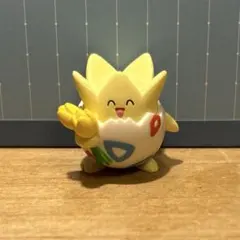 ポケモン トゲピー フィギュア かわいい　チューリップ　金銀　タマゴ　笑顔