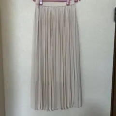 ベージュ プリーツスカート