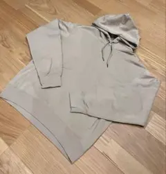 UNIQLO スウェットプルパーカ　ベージュ　M
