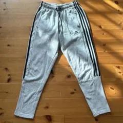adidas トラックパンツ