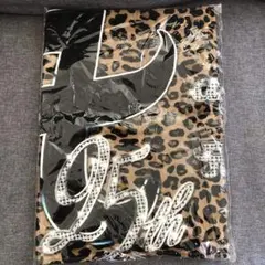 新品　未開封　浜崎あゆみ　ビッグタオル　完売品　レア　希少　限定　グッズ 新品 未開封 浜崎あゆみ ビッグタオル 完売品 レア 希少 限定