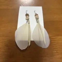 ハンドメイド 羽根デザイン ピアス