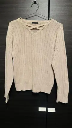 Newiyme ベージュ Vネックニット