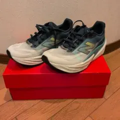 New Balance FuelCell Rebel V5 25.5 超美品のサムネイル