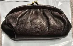 イルビゾンテ（IL BISONTE） がまロポーチ ブラック レザーポーチ