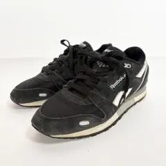 リーボック スニーカー