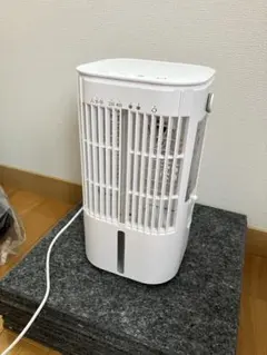 コンパクト冷風機 タッチパネル式 - メルカリ