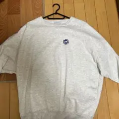 グレー オーバーサイズ トレーナー