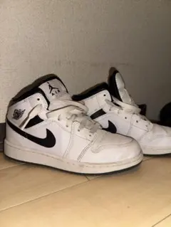 Nike Air Jordan 1 Mid ホワイト/ブラック US 5Y