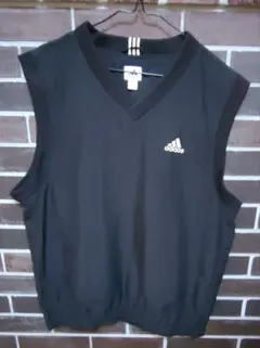 激安 アディダス（adidas） ブラック Vネック ベスト Lサイズ