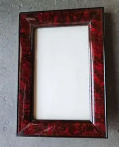写真額縁 赤色マーブル調 スタンド付き