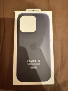 Apple純正 iPhone 15 Pro シリコンケース・ブラック