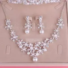 お花新品ネックレス＆イヤリングセット ブライダル高品質ウェディング真珠パール