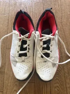 YONEX テニスシューズ ホワイト レッド 106のサムネイル