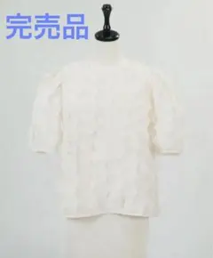 Flower motif sheer tops 白bebeod べベッド