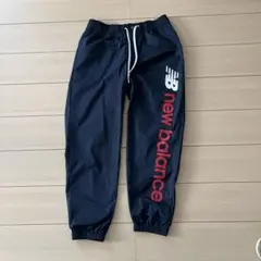 ニューバランス　ウィンドブレーカー下