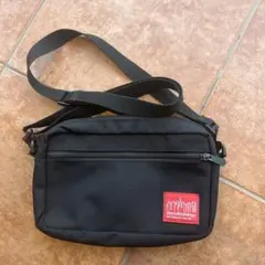 ブラック ショルダーバッグ コンパクト