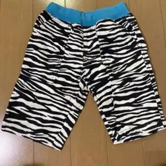 ジャンクストア　ハーフパンツ　ゼブラ　黒白　１３０　キッズ　男の子　短パン