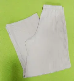美品★ユニクロ プリーツストレートパンツ M ナチュラル ベージュ 美脚