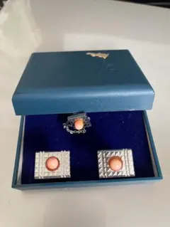 珊瑚のカフスとネクタイピンセット