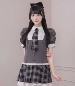 pium ネクタイ付きレイヤードミニワンピース チャコール - メルカリ