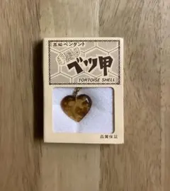 鼈甲　ネックレス　ペンダント　イルカ　　べっ甲　べっこう