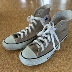 ベージュ スニーカー