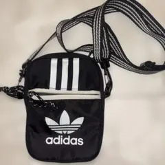 adidas ショルダーバッグ ミニバッグ ブラックのサムネイル