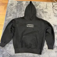 シュプリームパーカー