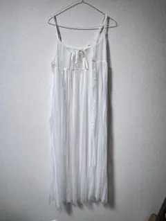 ホワイトキャミワンピース