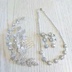 美品☆花 リーフ ヘアアクセサリー ネックレス イヤリング ３点セット