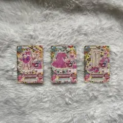 アイカツカード 星宮いちご　エンジェリーシュガー　ラブリーキスミーコーデ