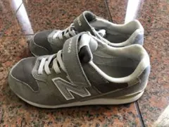【再出品します】ニューバランス スニーカー 996 キッズ 21.5cm