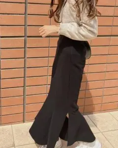 スリットマーメイドスカート