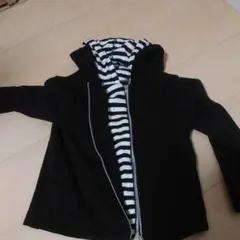 コムサイズムのパーカー