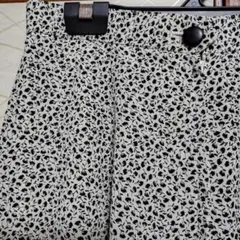 フレアロングスカート キュロットスカート 白地に黒の小花柄 大きめ 日本製
