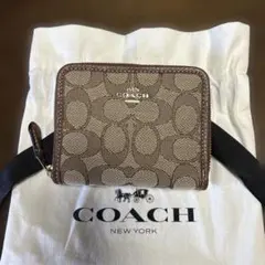 美品　COACH 二つ折り財布 モノグラム柄