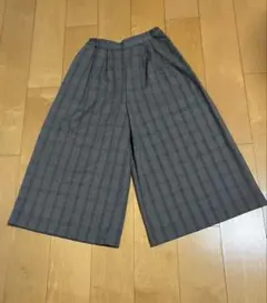 ハニーズ　グレー チェック柄 ガウチョパンツ　赤